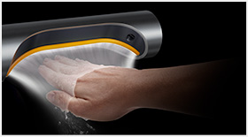 Close-up do design Curved Blade™ do secador de mãos Dyson Airblade 9kJ.
